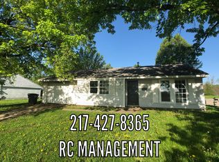 1921 Deerwood Dr, Danville, IL 61832