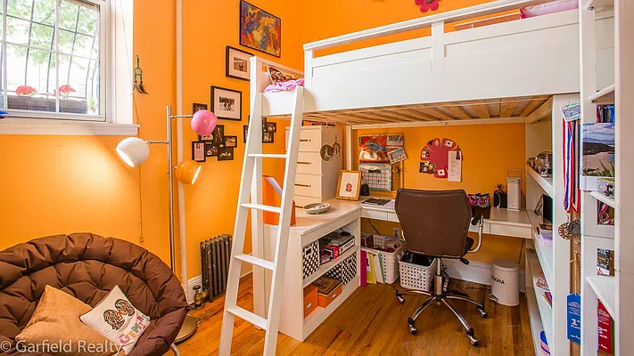 Sold by Garfield Realty  | media 16