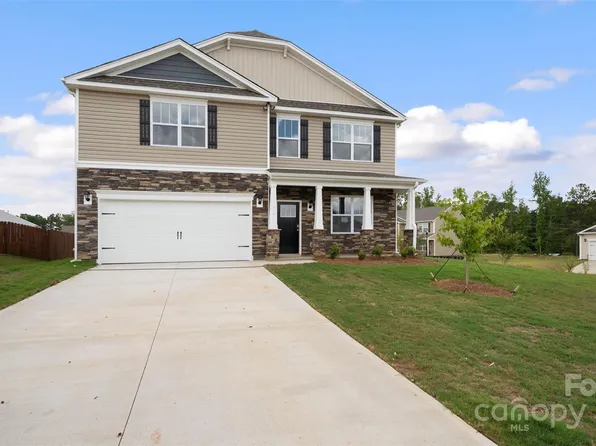 67 Ashelyn Park Dr, Fletcher, NC 28732