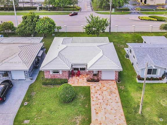 4th image of 6406 NW 57th Ct