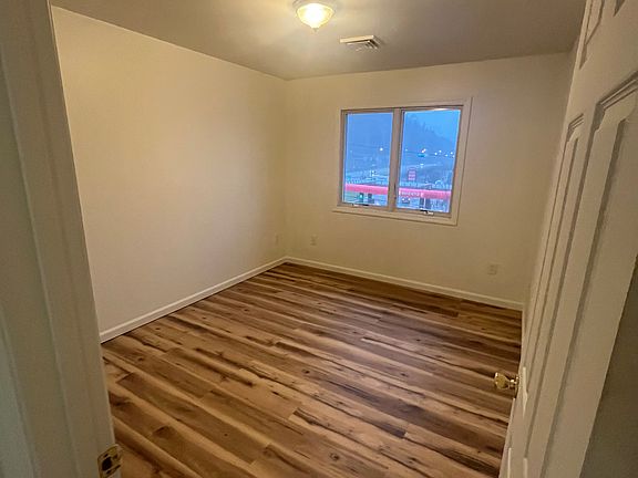 5th image of 350 Boyers Ave #104