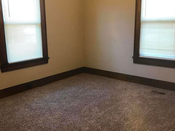 4th image of 925 Hiawassee Ave