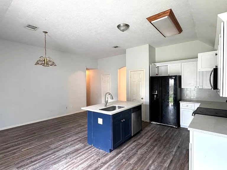 6422 Diamond Rock Dr — Photo 7