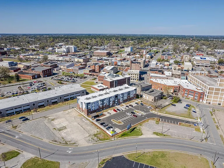 Five Points Crossing — Photo 31