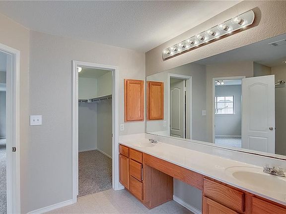 5th image of 1112 Mason Bend Dr