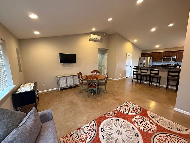 1409 Paris Rd #201 — Photo 10