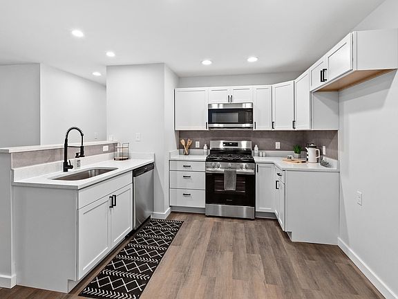 4th image of 5330 E 11th Pl