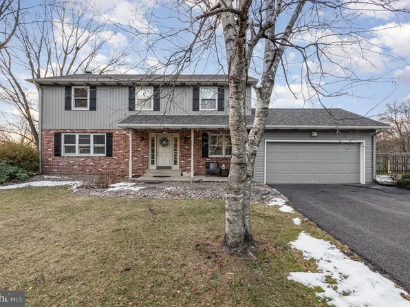 3828 Brytton Ln, Harrisburg, PA 17110