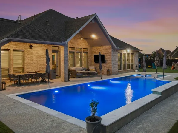 10211 Cove Ct, Iowa Colony, TX 77583
