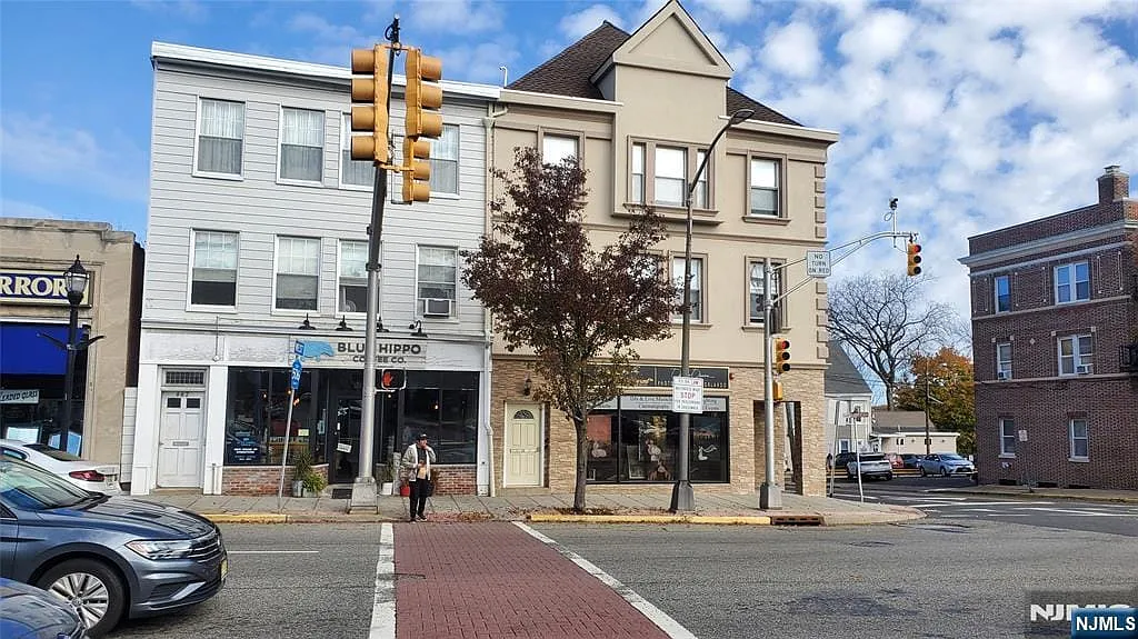 662 Bloomfield Ave — Photo 1