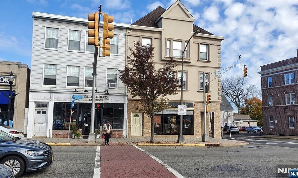 1st image of 662 Bloomfield Ave
