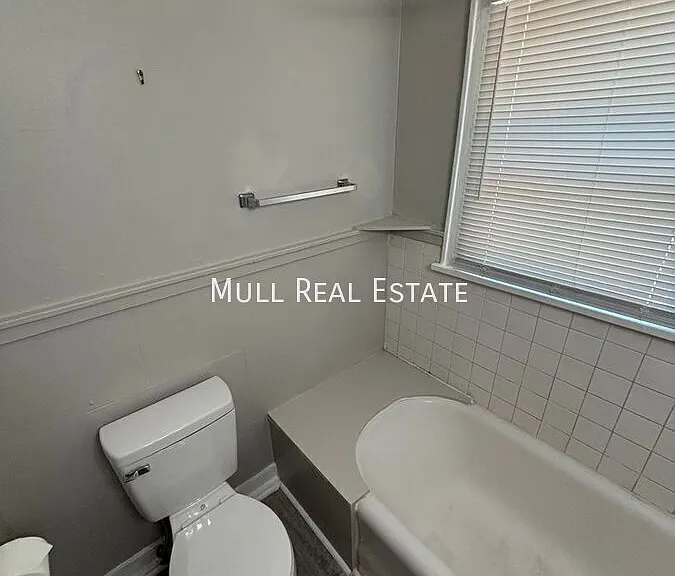 610 E Harrison Ave — Photo 7