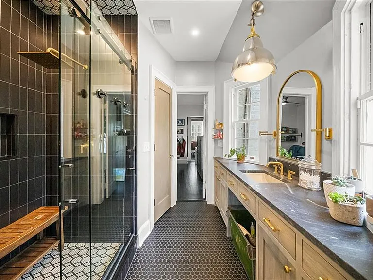 578 Montgomery Ferry Rd NE — Photo 17