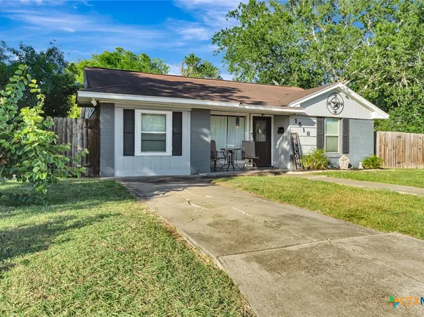 1518 Bonham Dr, Victoria, TX 77901
