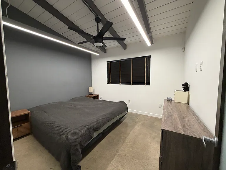 22701 Martha St — Photo 21