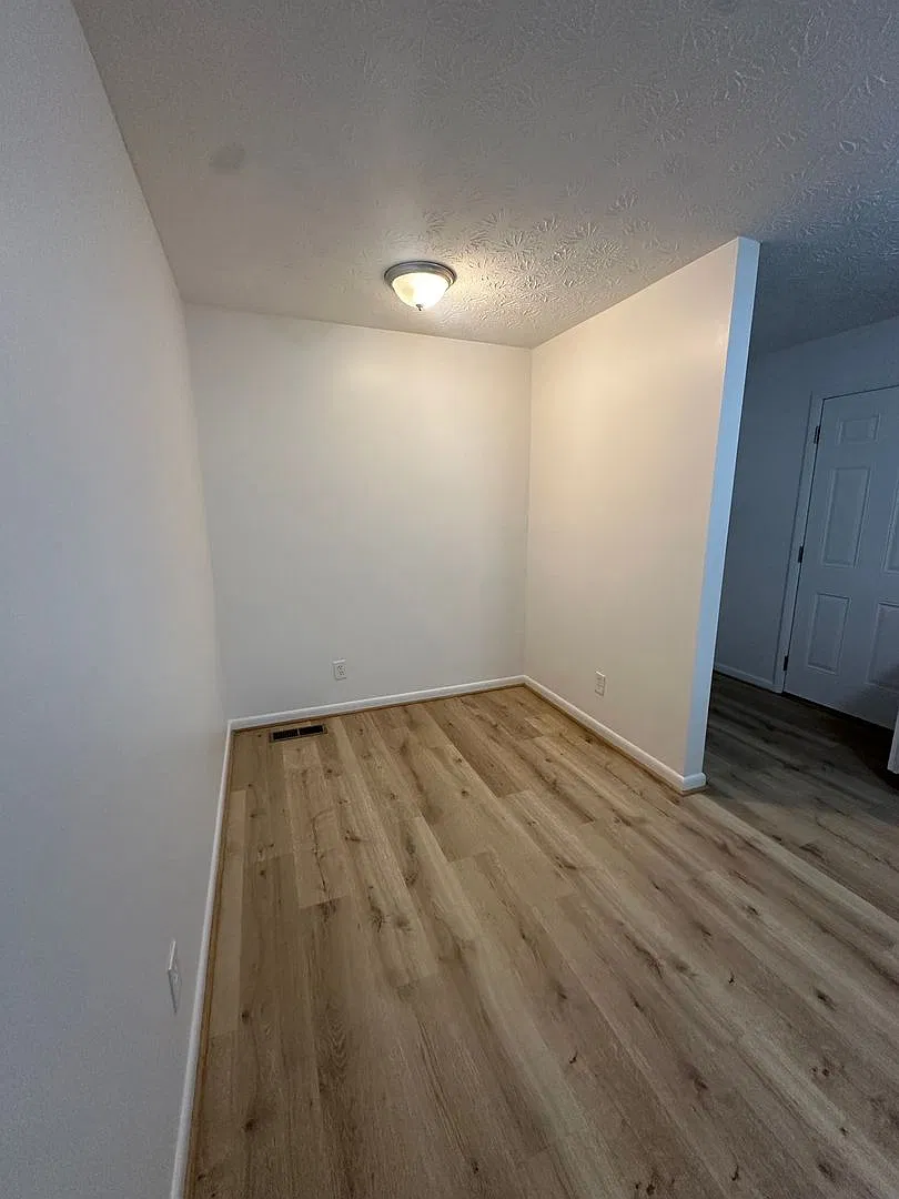 Warrior Apartments — Photo 4