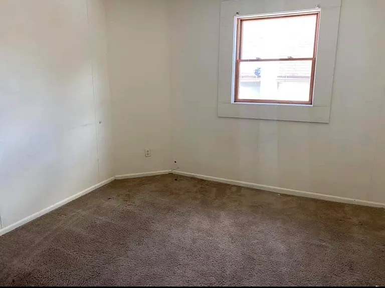220 S Valley Ave — Photo 10