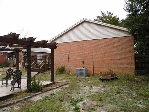2nd image of 105 Colina Cir