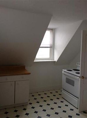 2nd image of 115 Front St APT 4