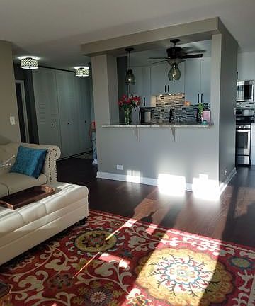 4th image of 1110 Grove St APT 5D