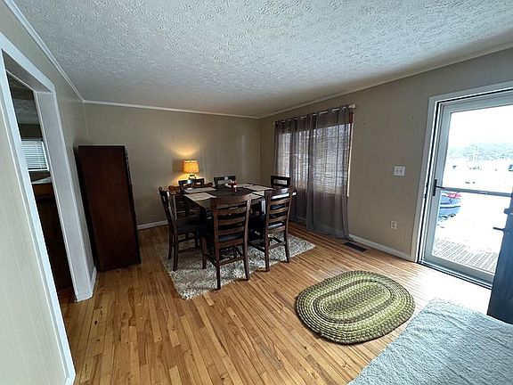 3rd image of 201 Woodbridge Rd