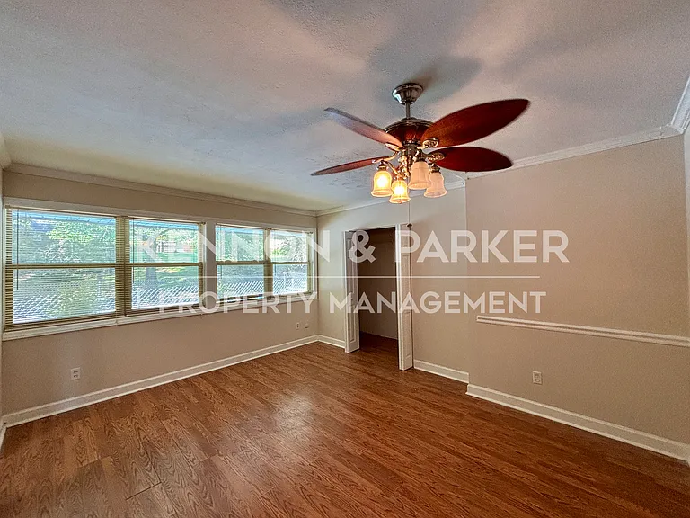 4494 Longview Dr — Photo 18