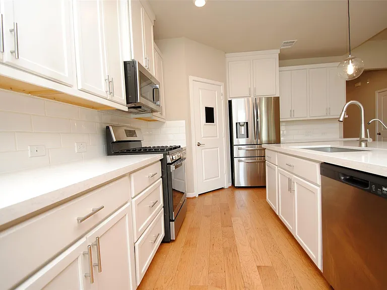 8326 Oakland Heights Ln — Photo 19