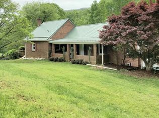 848 Coopers Cove Rd, Hardy, VA 24101