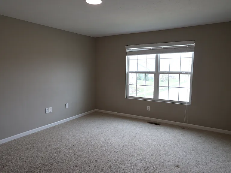 1899 Lakecrest Dr — Photo 32