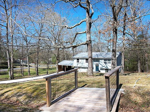 4th image of 468 Heritage Hills Cir NE