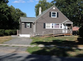 31 Canterbury Rd, Springfield, MA 01118