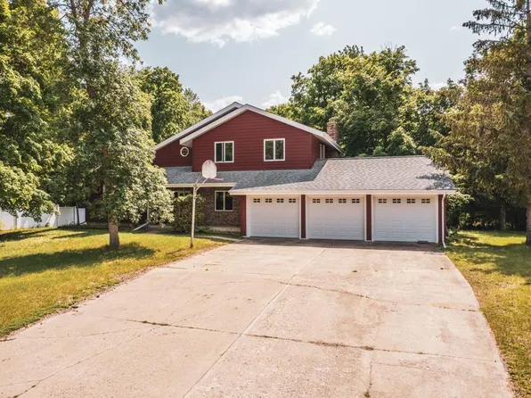 1086 Villa Ln, Detroit Lakes, MN 56501
