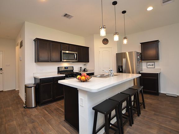 4th image of 122 Moonlit Garden Ln