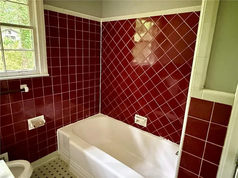 1821 Sandringham Dr SW — Photo 12