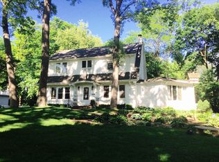 1010 Circle Dr, Elm Grove, WI 53122