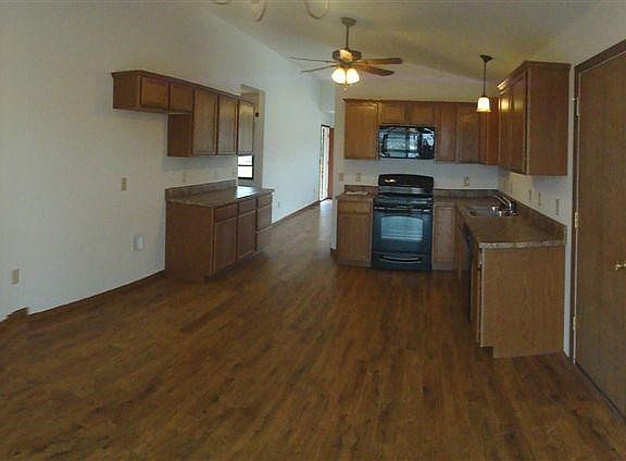 5th image of 840 Donna Ave