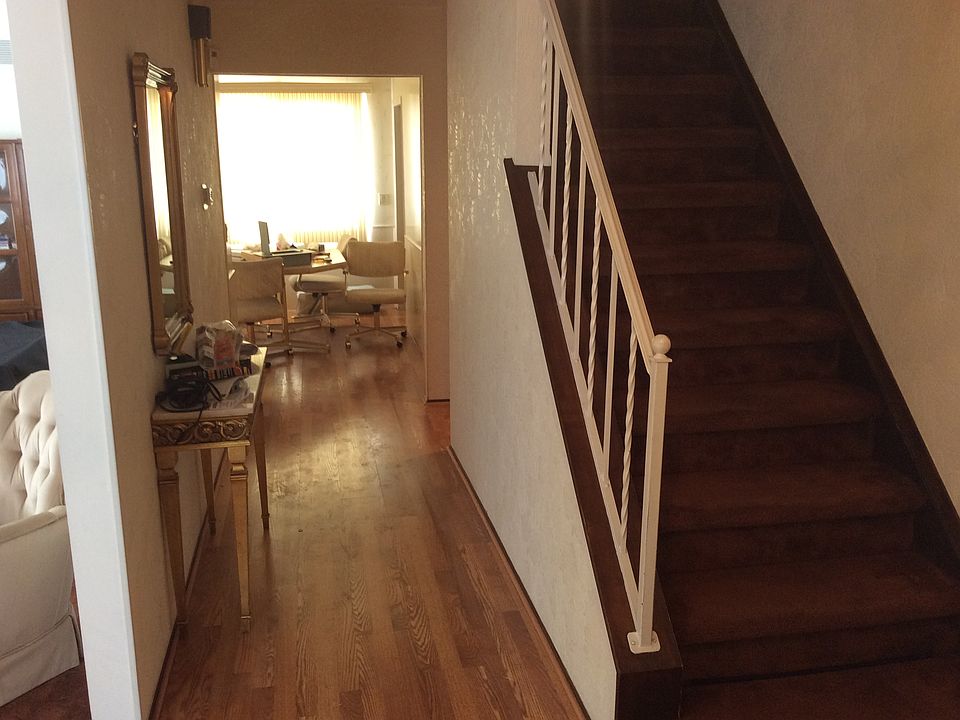 2nd image of 27075 Marshall St