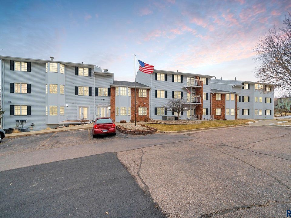 1st image of 1104 W 57th St APT 105A