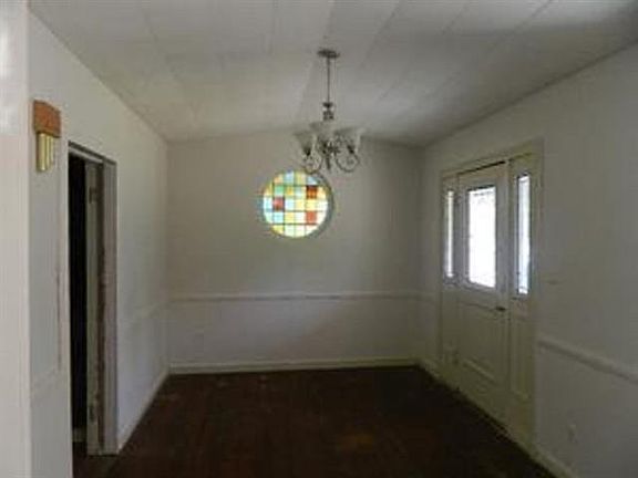 5th image of 908 Adams St