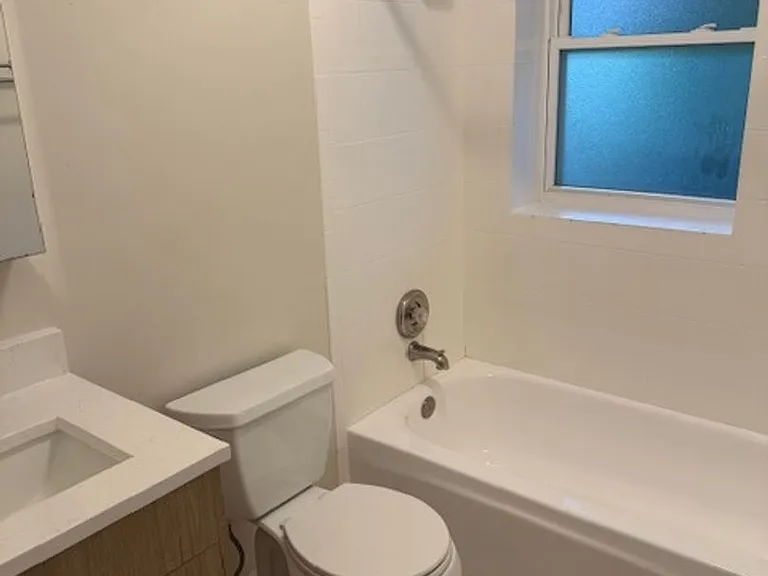 Where Convenience Meets Comfort Updated 23 Beds by the Morse Red Line — Photo 13