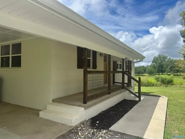 591 Farm Supply Rd, Laceys Spring, AL 35754