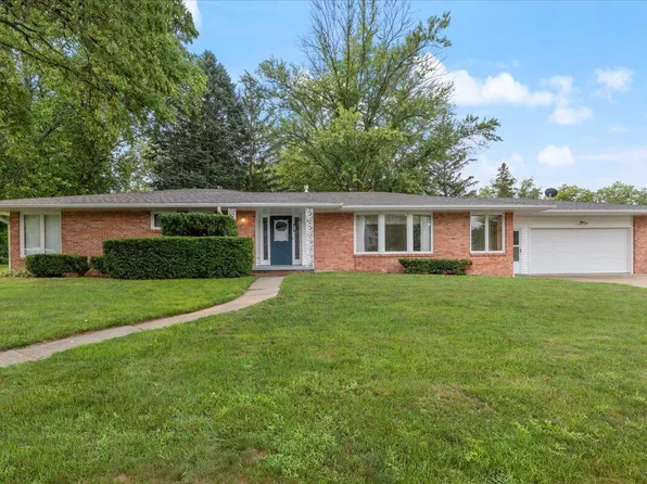 843 S Scenic Dr, Oakland, IA 51560