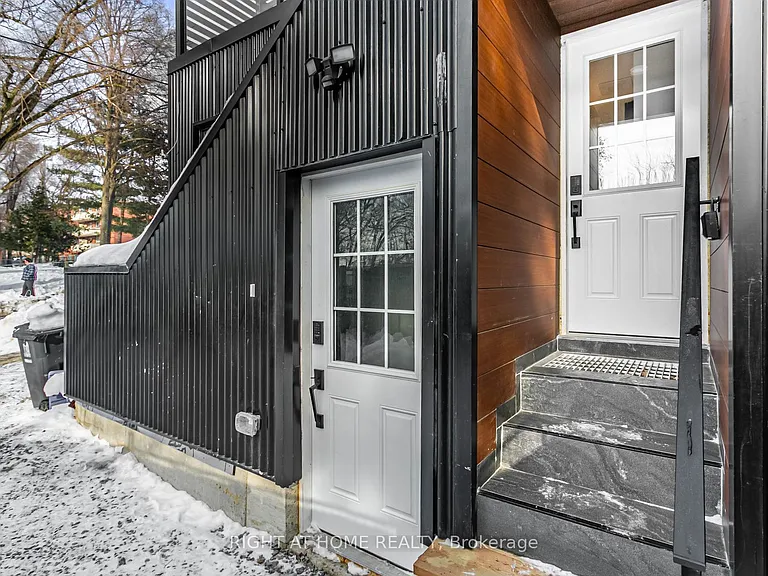 36 Windermere Ave #LOWER — Photo 3