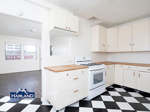 3rd image of 3809-3815 Ray St #3809