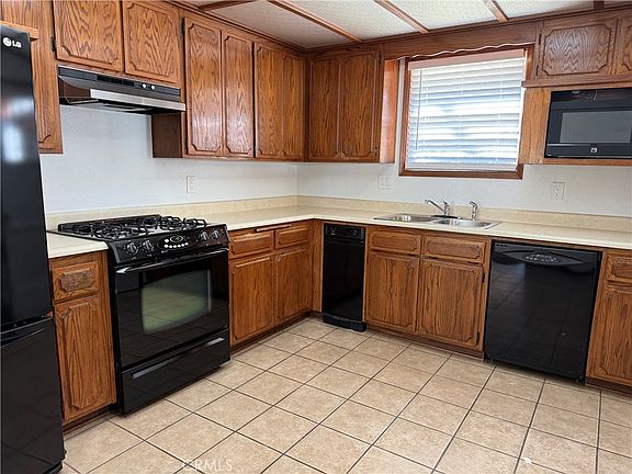 5th image of 12121 Armsdale Ave