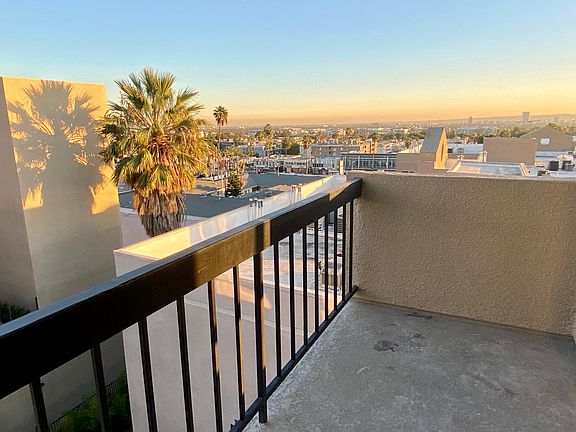 2nd image of 7320 Hawthorn Ave #4001