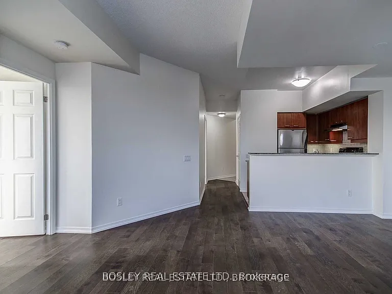 451 Rosewell Ave #512 — Photo 7