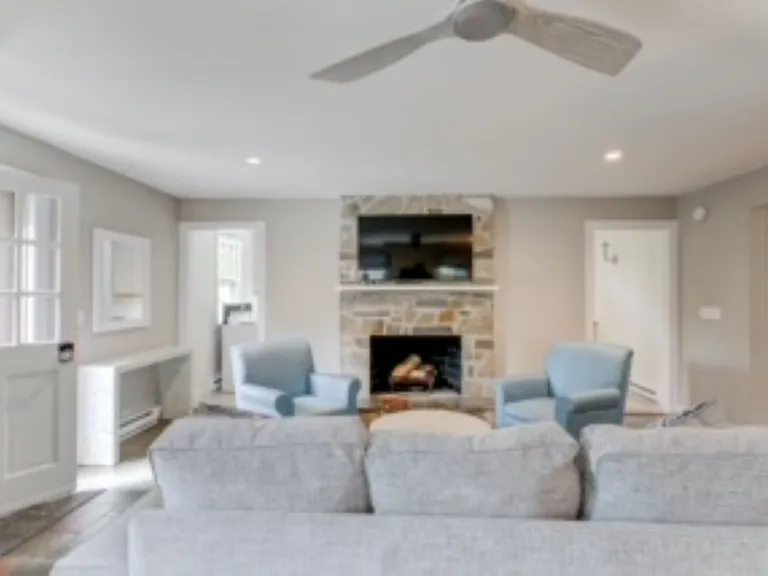 397 Gibbs Ave #B — Photo 5