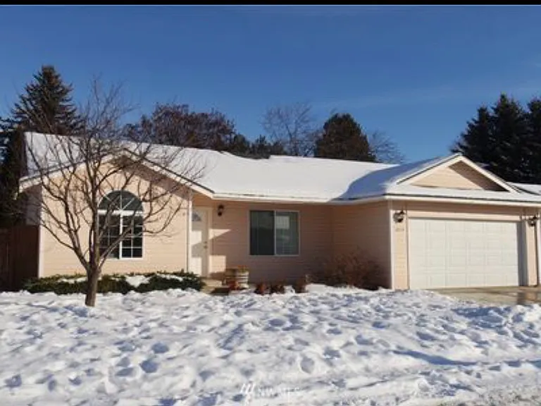 2214 N Abbey Glen Ct — Photo 1
