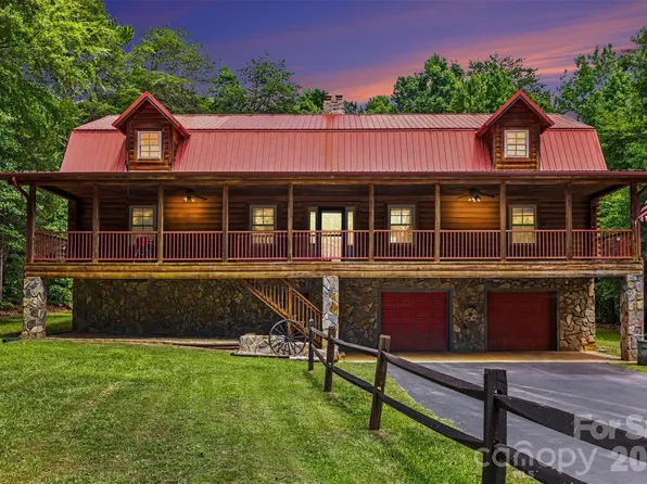6328 Four Knights Ln, Clover, SC 29710